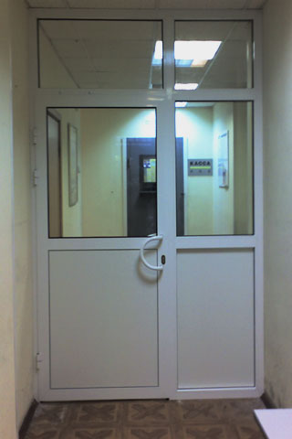 Алюминиевая дверь